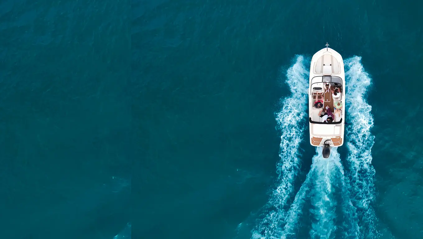 Vista del barco desde un dron